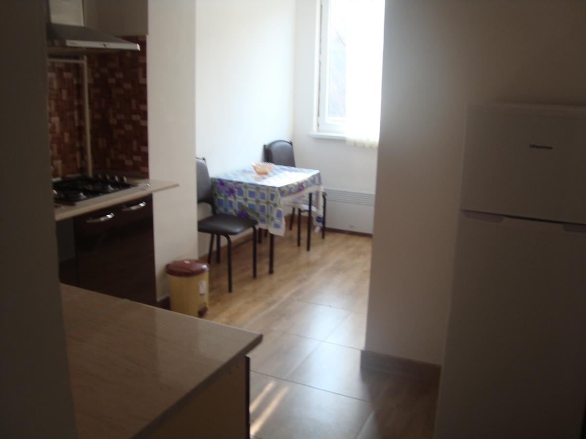 Apartments Azatutyan Avenue 9, Кв 19 Yerevan Ngoại thất bức ảnh